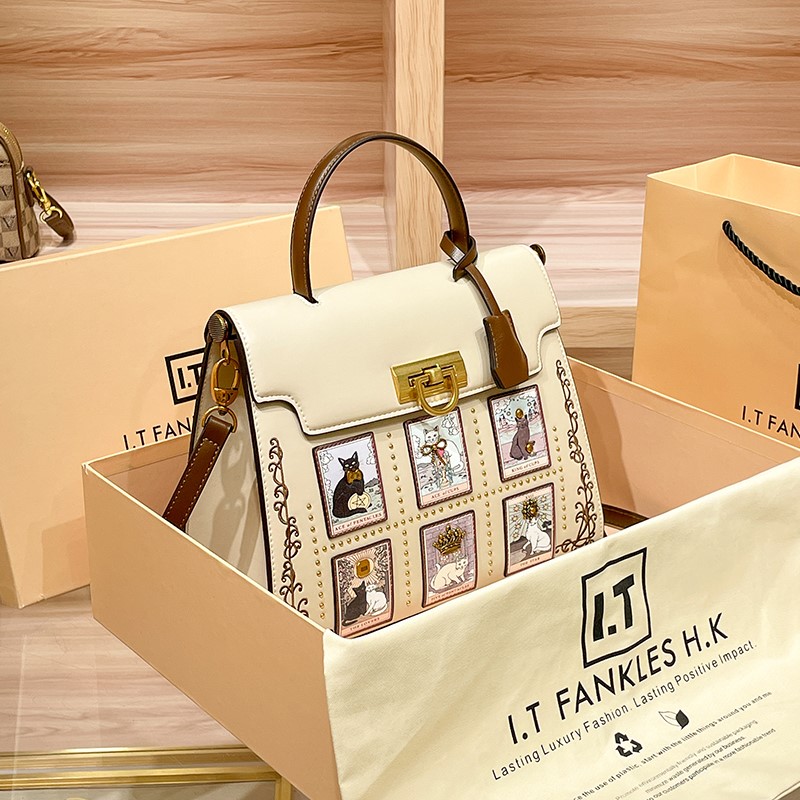 Women's handbag brand handbag  - Interior Design Intern recension och pris
