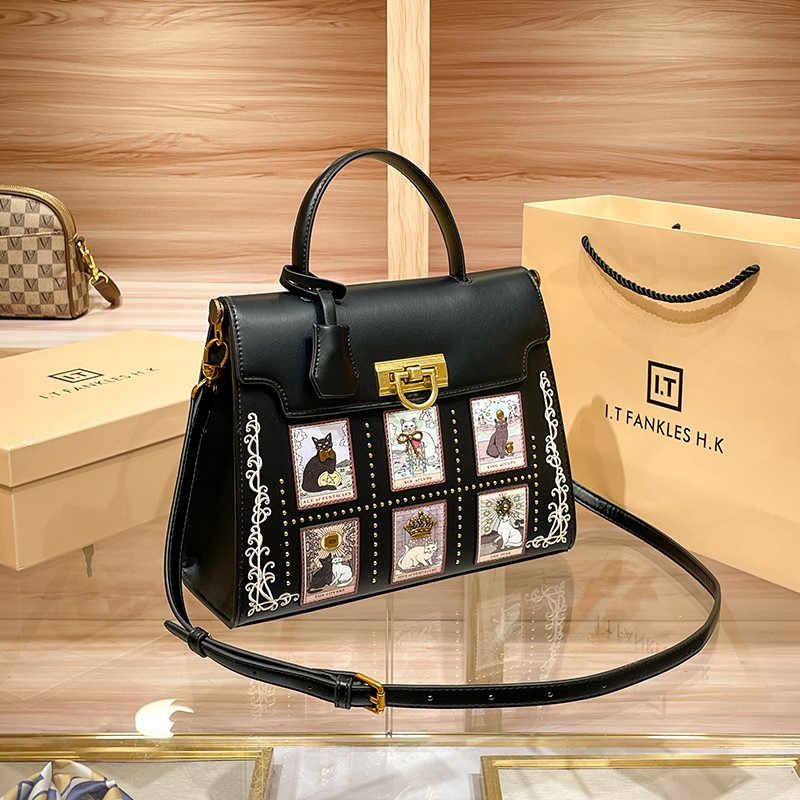 Women's handbag brand handbag  - Interior Design Intern recension och pris