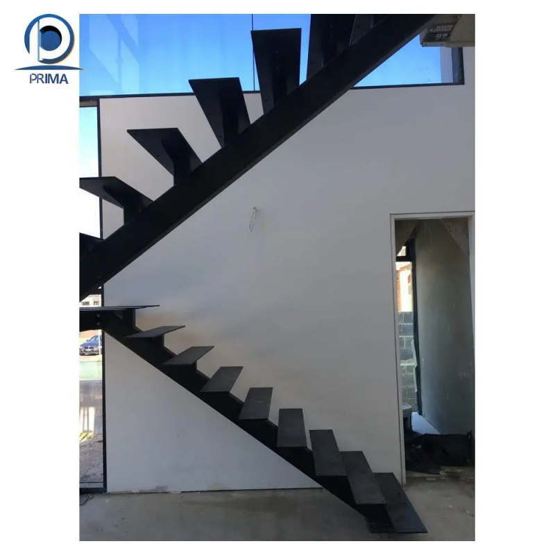 custom.Single Stringer Stairca - Interior Design Modern recension och pris